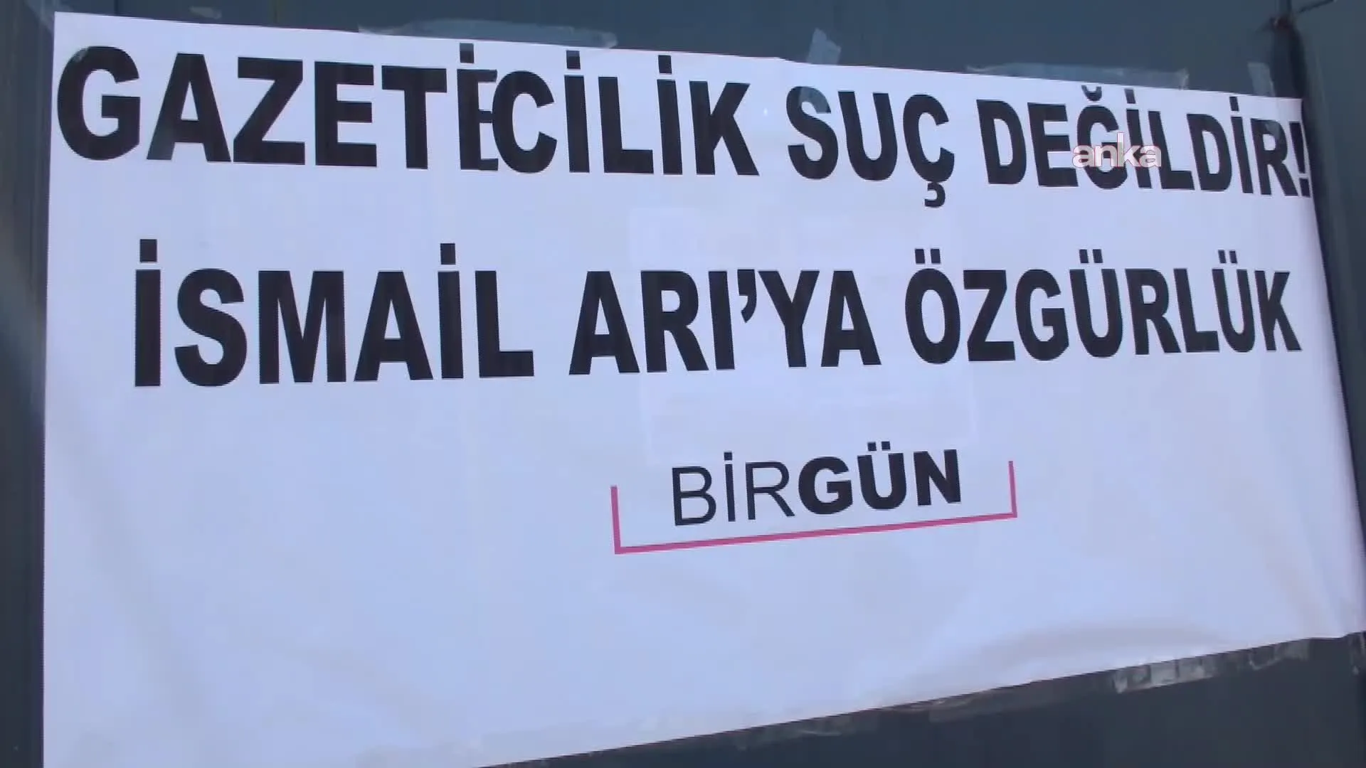 Gazeteci İsmail Arı’nın tutuklanması Burhaniye’de protesto edildi