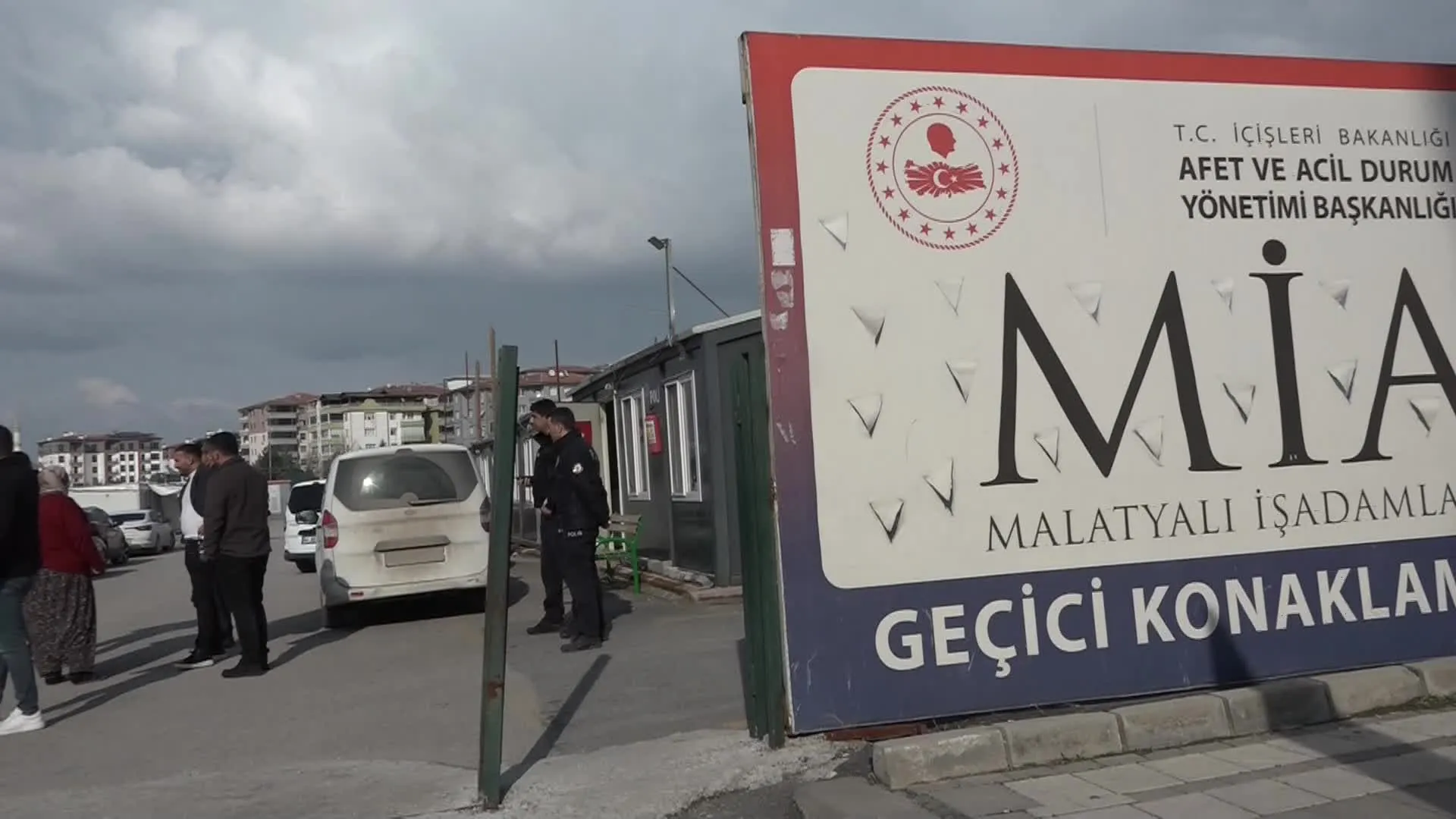 Malatya MİAD Konteyner Kent sakinlerinden tahliye tepkisi: “Evimiz verilse zaten çıkıp gideceğiz”